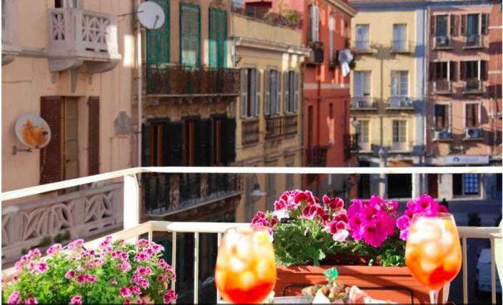 Centro Storico Via Sassari Accommodation Cagliari Kültér fotó
