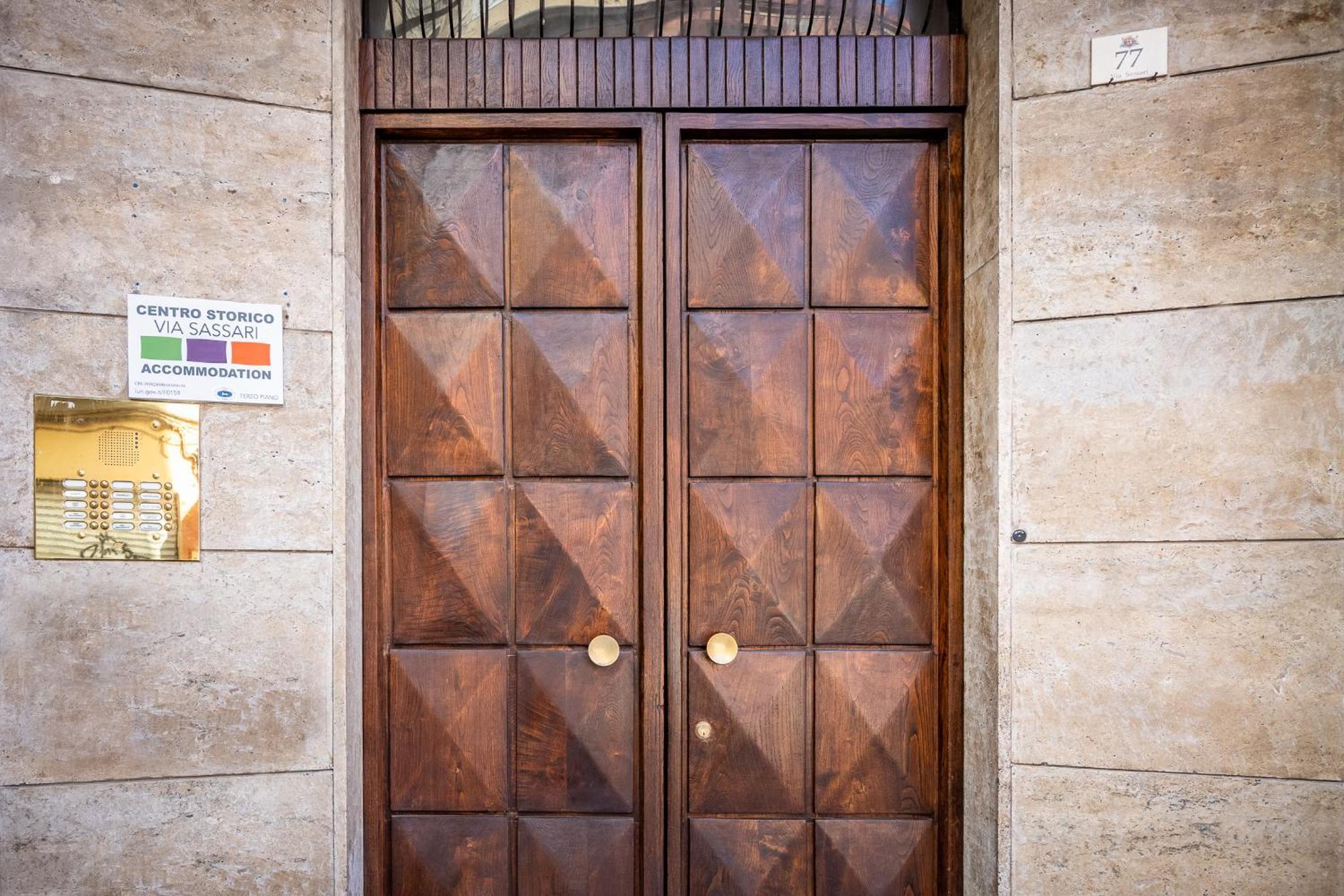 Centro Storico Via Sassari Accommodation Cagliari Kültér fotó